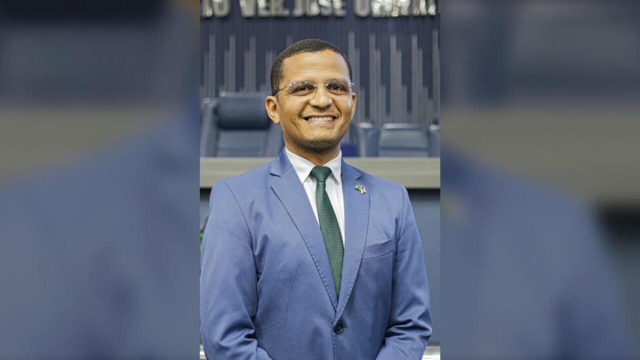 Vereador Ismael Silva no plenário da Câmara Municipal de Teresina. Foto: Câmara Municipal de Teresina/Divulgação