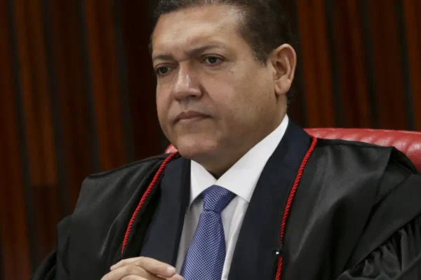 Ministro Kassio Nunes Marques durante sessão do TSE