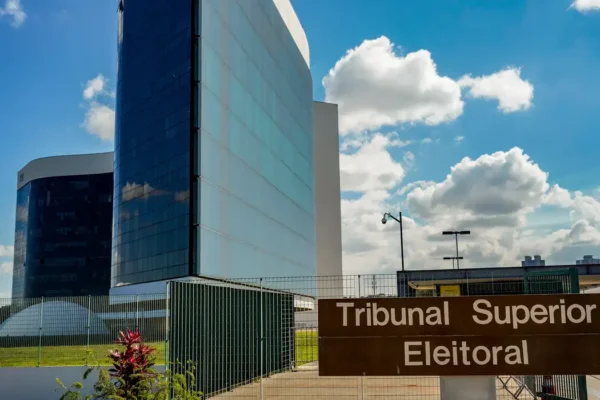 Nunes Marques convoca campanhas à Presidência para reunião no TSE