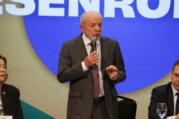 Governo anuncia perdão de dívidas e pacote de estímulo para MEIs