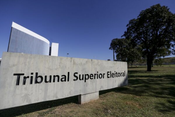Kassio reúne campanhas de Lula e Flávio e alerta para alta de ações