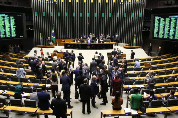 Câmara aprova novo limite de enquadramento para microempreendedor individual e inclui perdão de dívidas