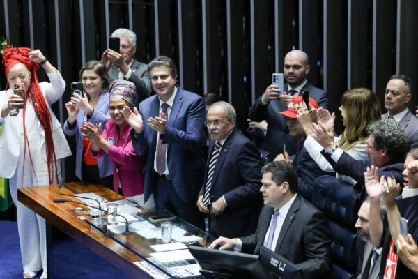 Senadores aprovam pedido para acelerar votação da PEC da Segurança
