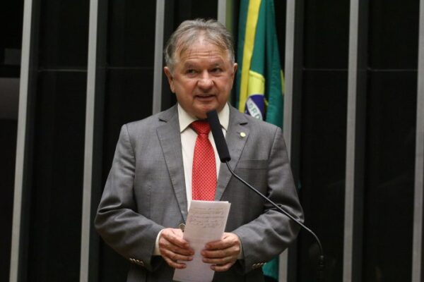 Comissão aprova política de crédito para mulheres do campo