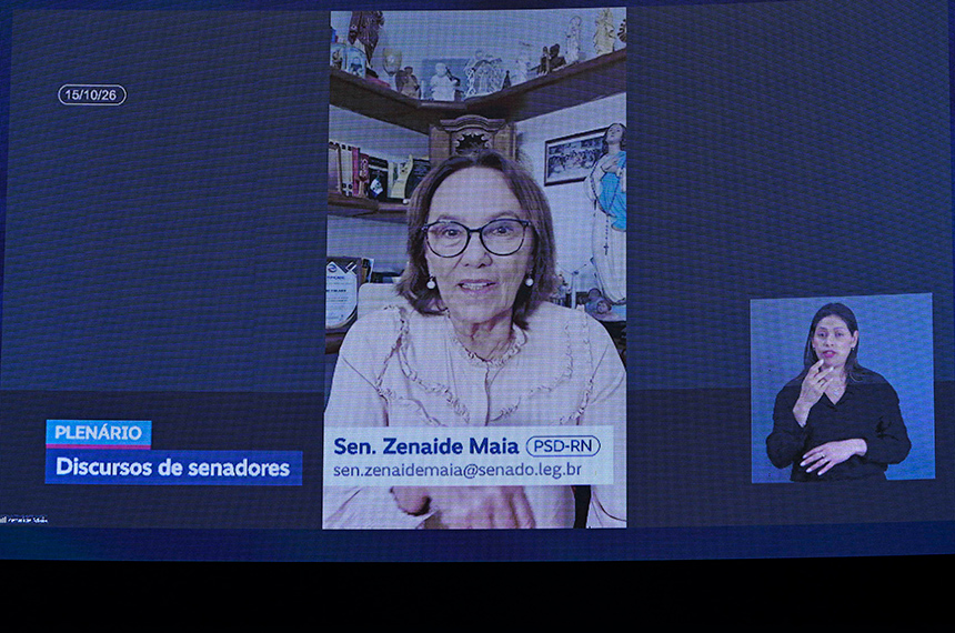 Zenaide Maia parabeniza professores e cobra melhorias no ensino público