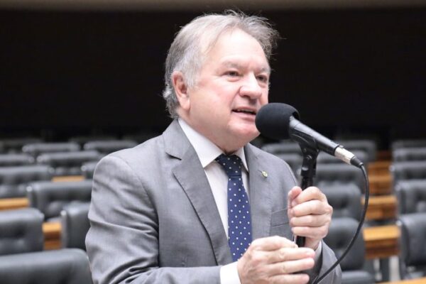 Comissão aprova dispensa de licitação para órgão público contratar plano de saúde sem fins lucrativos