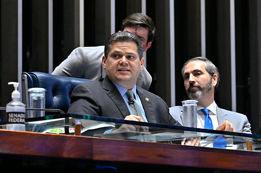 Congresso promulga nesta sexta emendas sobre 6x1 e agentes de saúde