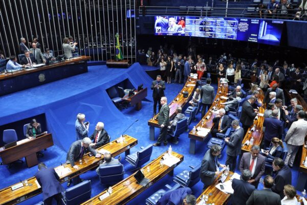 PL elege 19 senadores e soma 28; MDB conquista sete vagas e PT, seis
