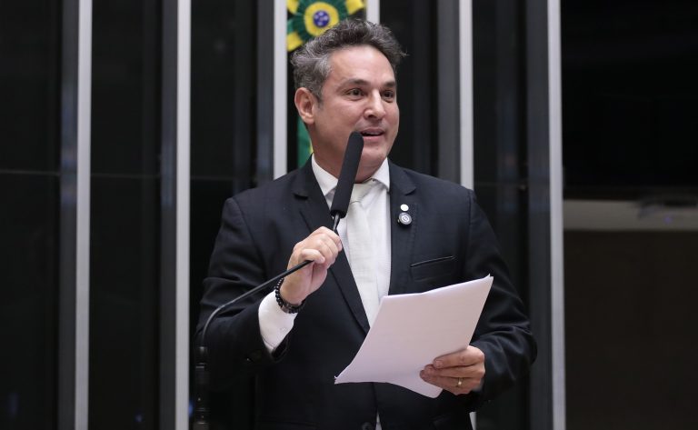 23 deputados federais são eleitos para outros cargos: 1 governador, 17 senadores e 5 estaduais