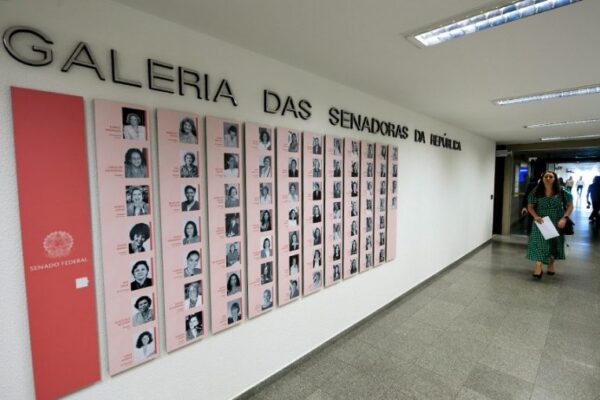 Doze mulheres são eleitas para o Senado Federal