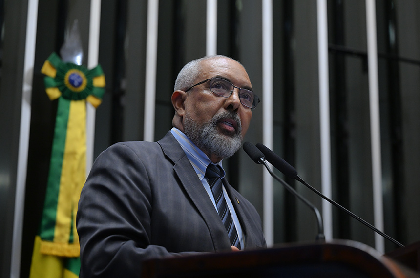 Fim da 6x1 também beneficia quem está na informalidade, argumenta Paim