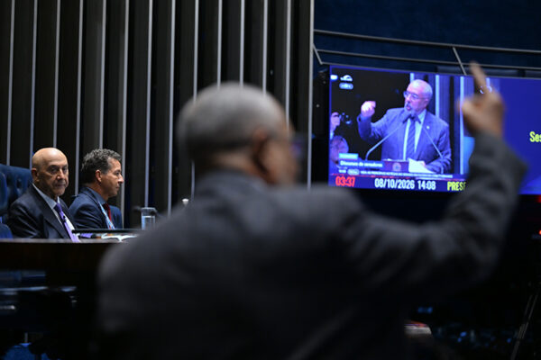Fim da escala 6x1 passa pela 3ª sessão de discussão no Plenário