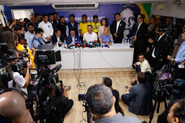 Douglas Ruas critica judicialização da eleição e se declara governador