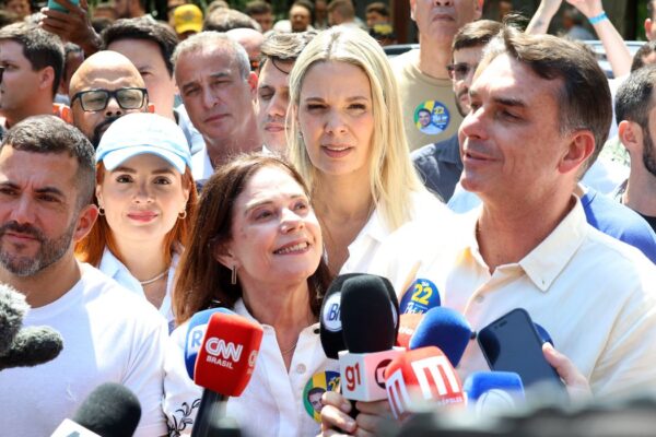 Flávio Bolsonaro diz que fará guerra ao crime organizado