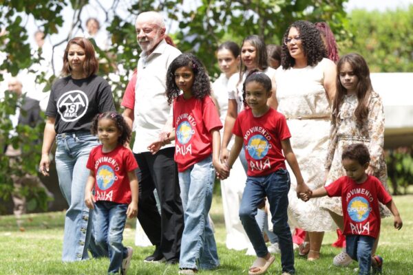 Lula defende respeito às religiões no Dia de Nossa Senhora Aparecida